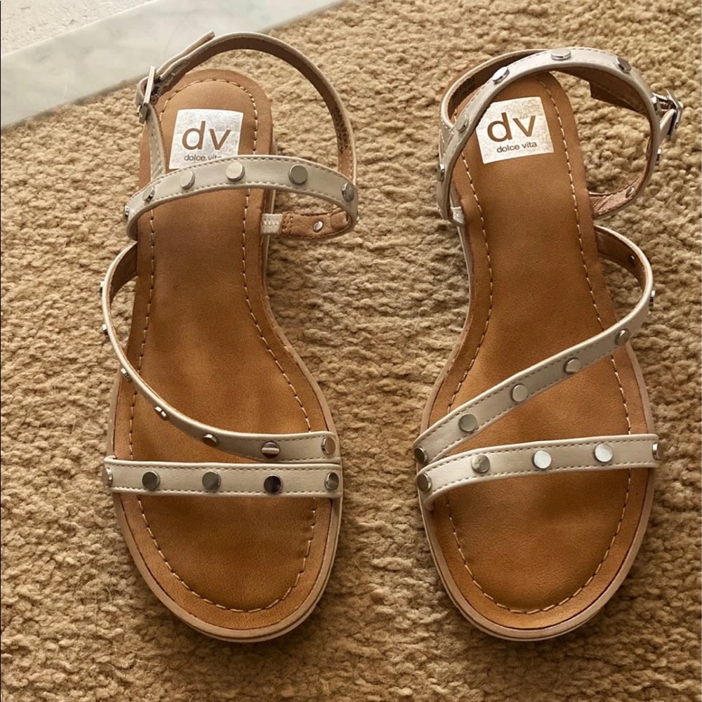 Dolce vita sandals sz 8 nude color.